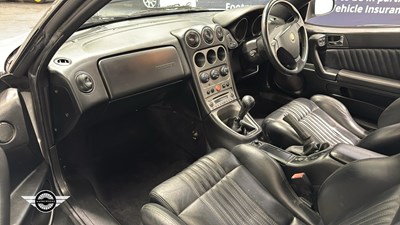 Lot 136 - 2004 ALFA ROMEO SPIDER JTS LUSSO