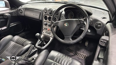 Lot 136 - 2004 ALFA ROMEO SPIDER JTS LUSSO