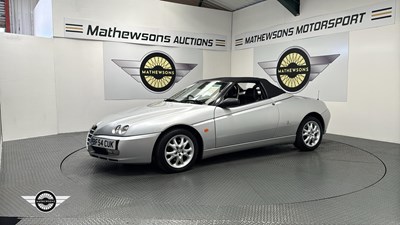 Lot 136 - 2004 ALFA ROMEO SPIDER JTS LUSSO