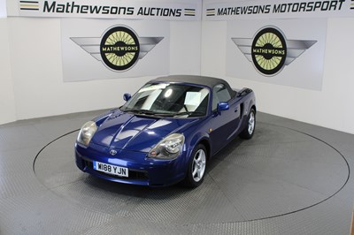 Lot 48 - 2000 TOYOTA MR2 ROADSTER VVTI