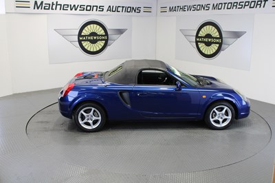 Lot 48 - 2000 TOYOTA MR2 ROADSTER VVTI