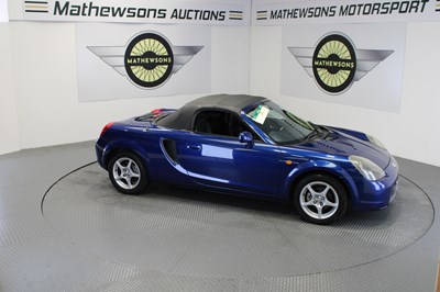 Lot 48 - 2000 TOYOTA MR2 ROADSTER VVTI