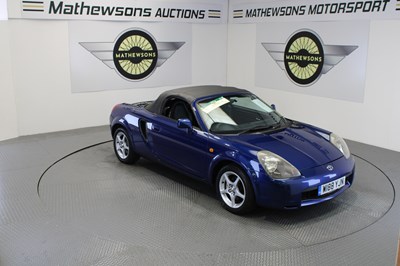 Lot 48 - 2000 TOYOTA MR2 ROADSTER VVTI