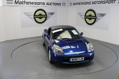 Lot 48 - 2000 TOYOTA MR2 ROADSTER VVTI