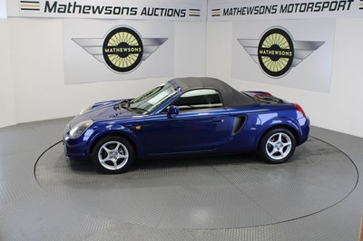 Lot 48 - 2000 TOYOTA MR2 ROADSTER VVTI