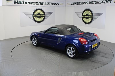 Lot 48 - 2000 TOYOTA MR2 ROADSTER VVTI