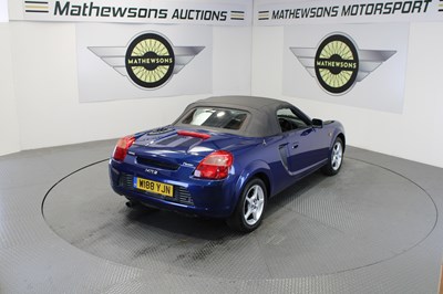 Lot 48 - 2000 TOYOTA MR2 ROADSTER VVTI