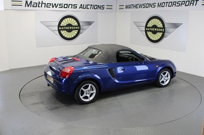 Lot 48 - 2000 TOYOTA MR2 ROADSTER VVTI