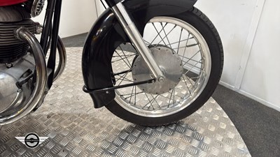 Lot 89 - 1956 GILERA B300 EXTRA