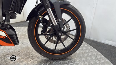 Lot 33 - 2013 KTM DUKE R 2300