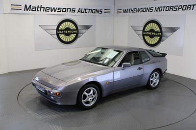 Lot 299 - 1987 PORSCHE 944 AUTO