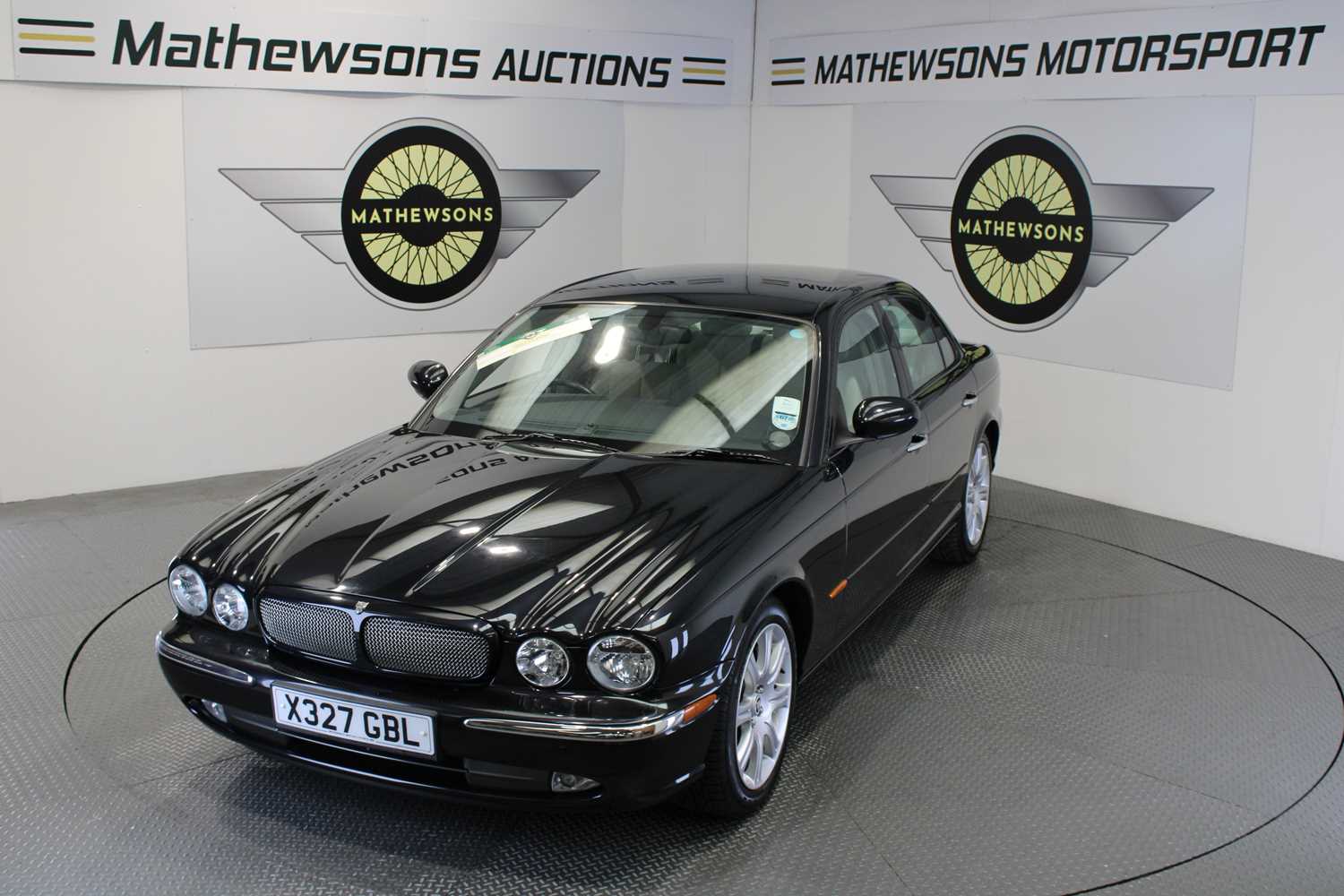 Lot 262 - 2005 JAGUAR XJ8 V8 SPORT AUTO