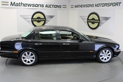 Lot 262 - 2005 JAGUAR XJ8 V8 SPORT AUTO
