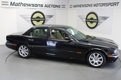 Lot 262 - 2005 JAGUAR XJ8 V8 SPORT AUTO