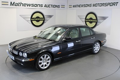 Lot 262 - 2005 JAGUAR XJ8 V8 SPORT AUTO