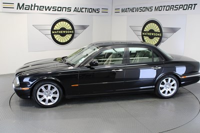 Lot 262 - 2005 JAGUAR XJ8 V8 SPORT AUTO