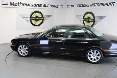 Lot 262 - 2005 JAGUAR XJ8 V8 SPORT AUTO