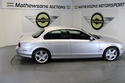 Lot 266 - 2004 JAGUAR S-TYPE V8 R AUTO