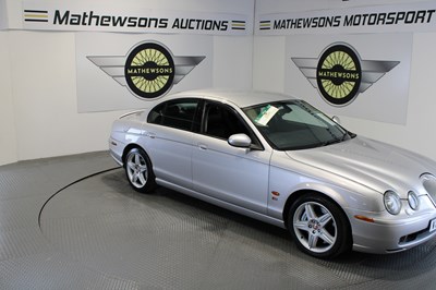 Lot 266 - 2004 JAGUAR S-TYPE V8 R AUTO