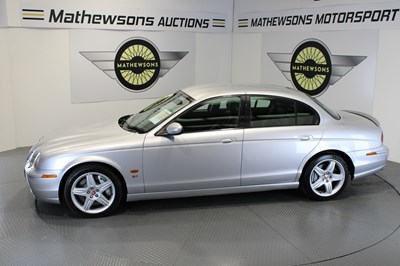 Lot 266 - 2004 JAGUAR S-TYPE V8 R AUTO