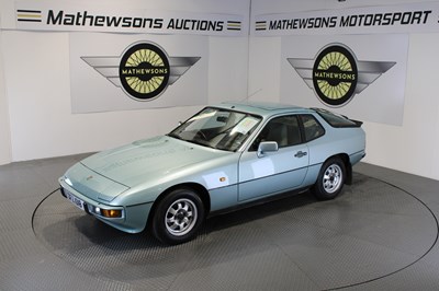 Lot 390 - 1985 PORSCHE 924