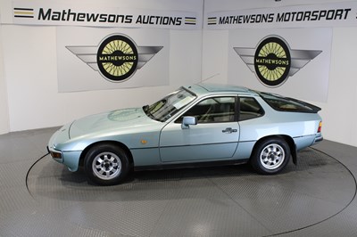 Lot 390 - 1985 PORSCHE 924