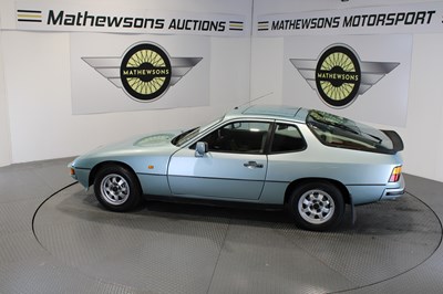 Lot 390 - 1985 PORSCHE 924