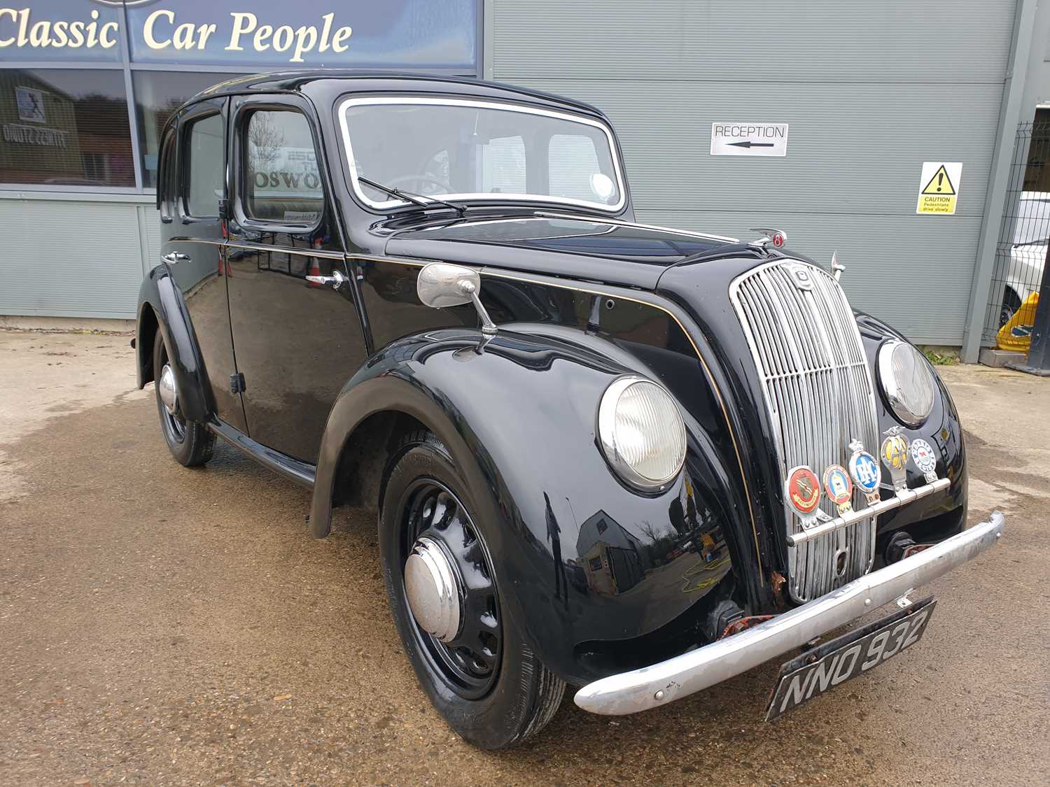 Lot 164 - 1948 MORRIS 8 SERIES E