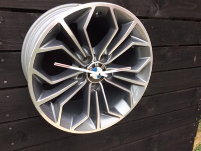 Lot 171 - BMW ALLOY WHEEL CLOCK