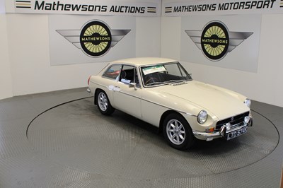 Lot 484 - 1972 MG B GT