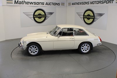 Lot 484 - 1972 MG B GT
