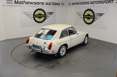 Lot 484 - 1972 MG B GT