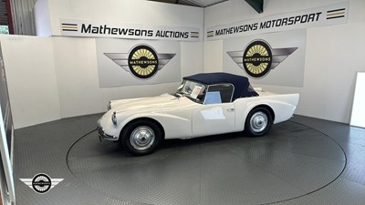 Lot 510 - 1960 DAIMLER SP 250