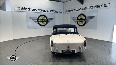 Lot 510 - 1960 DAIMLER SP 250