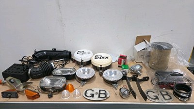 Lot 879 - BOX OF LIGHTS AND MEMORABILIA