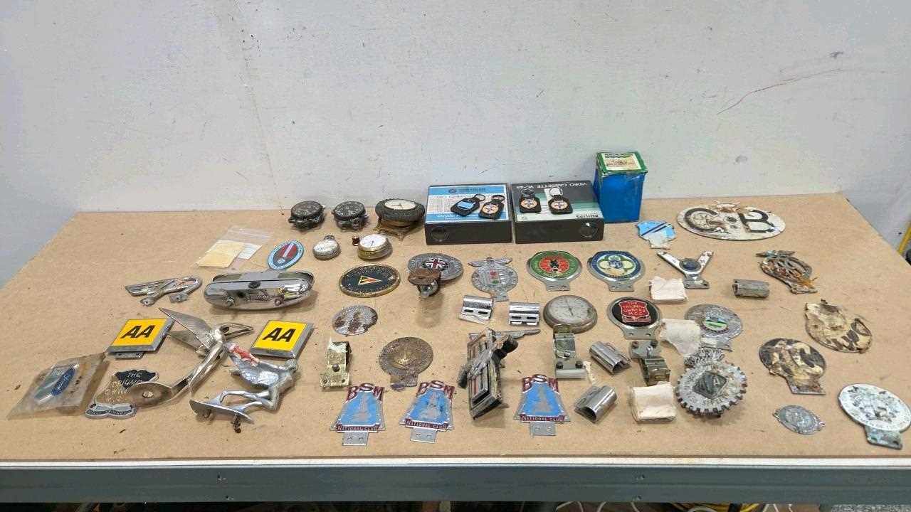 Lot 59 - CAR BADGES , CLOCKS AND MASCOTS