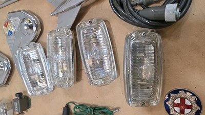 Lot 123 - SELECTION OF LIGHTS , MASCOTS & HORNS