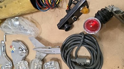 Lot 123 - SELECTION OF LIGHTS , MASCOTS & HORNS