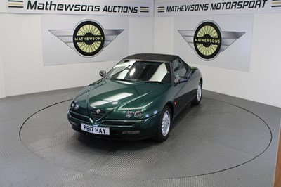 Lot 587 - 1997 ALFA ROMEO SPIDER T SPARK 16 V
