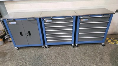 Lot 523 - 3 TOOL BOXES / BENCHES WITH KEYS 29" TALL