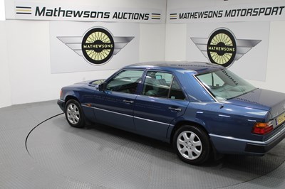 Lot 388 - 1993 MERCEDES 280 E AUTO