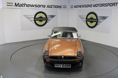 Lot 586 - 1981 MG B