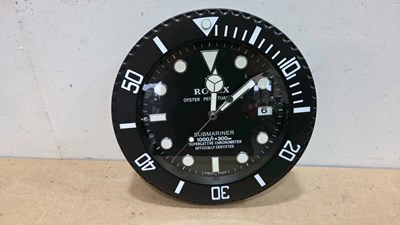 Lot 659 - ROLEX STYLE SUBMARINER WALL CLOCK