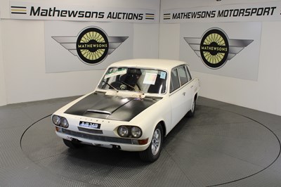 Lot 694 - 1964 TRIUMPH 2000
