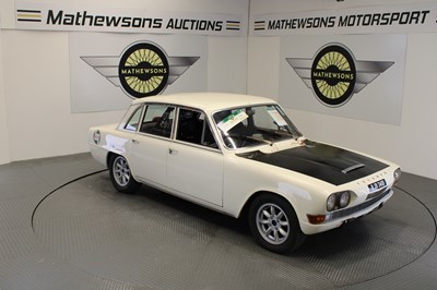 Lot 694 - 1964 TRIUMPH 2000