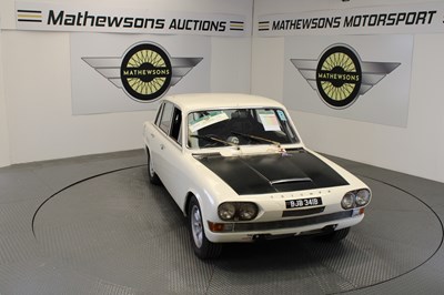Lot 694 - 1964 TRIUMPH 2000