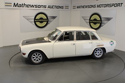 Lot 694 - 1964 TRIUMPH 2000
