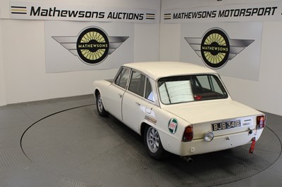 Lot 694 - 1964 TRIUMPH 2000