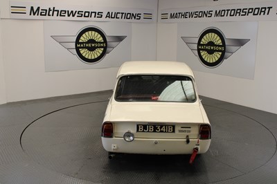 Lot 694 - 1964 TRIUMPH 2000