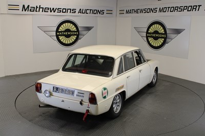 Lot 694 - 1964 TRIUMPH 2000